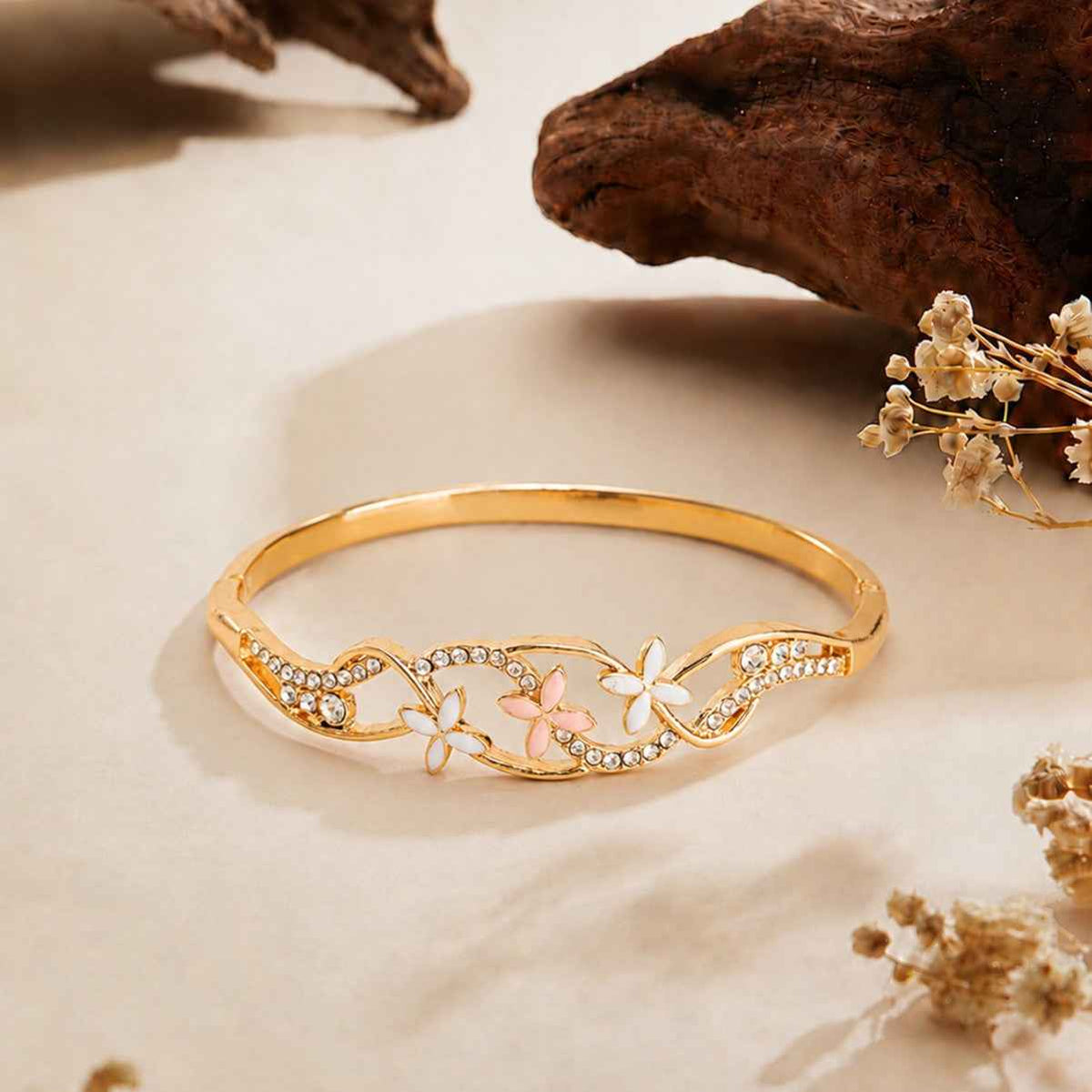 Romantic Four-Leaf Clover Hollow-Out Bracelet For Women